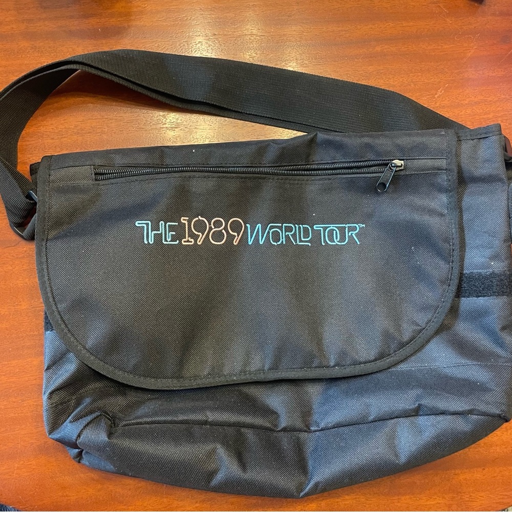 Taylor Swift 1989 Tour Messenger Bag